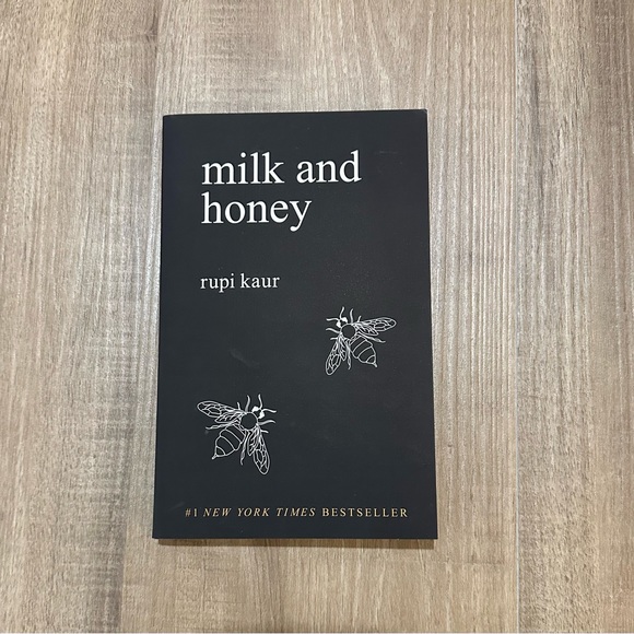 Rupi Kaur Books - Picture 3 of 4